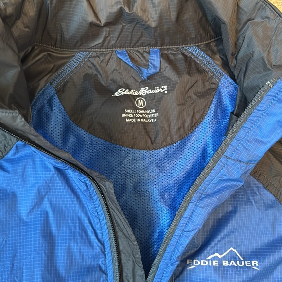 Eddie Bauer packable windbreaker jacket, medium, blue - Picture 2 of 3